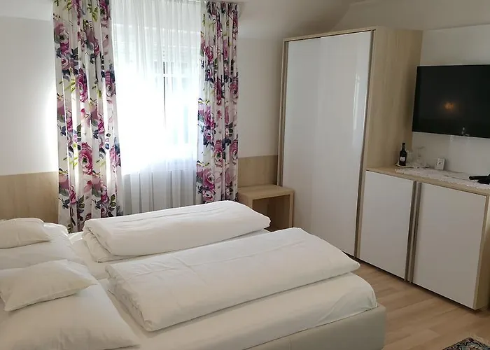 Gaestehaus Plank بيت ضيافة